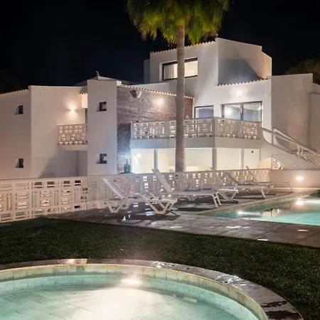 Semesterbostad Horizon Grande - Stunning Luxury Great Location Sleeps 16