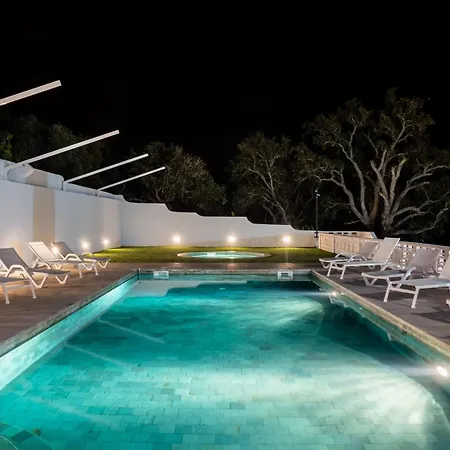 Horizon Grande - Stunning Luxury Great Location Sleeps 16 Semesterbostad Porches (Algarve)