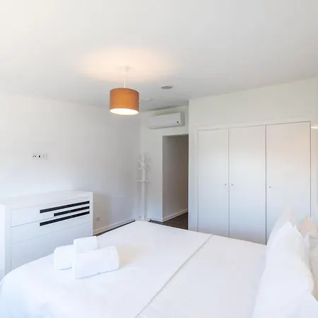 Horizon Grande - Stunning Luxury Great Location Sleeps 16 Semesterbostad