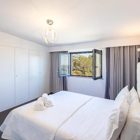 Semesterbostad Horizon Grande - Stunning Luxury Great Location Sleeps 16