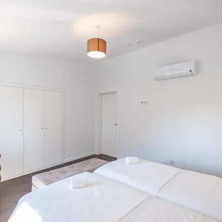 Semesterbostad Horizon Grande - Stunning Luxury Great Location Sleeps 16 *