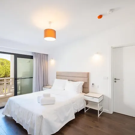 Semesterbostad Horizon Grande - Stunning Luxury Great Location Sleeps 16