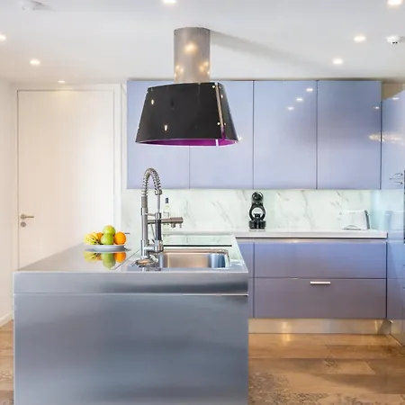 Horizon Grande - Stunning Luxury Great Location Sleeps 16 * Porches (Algarve)