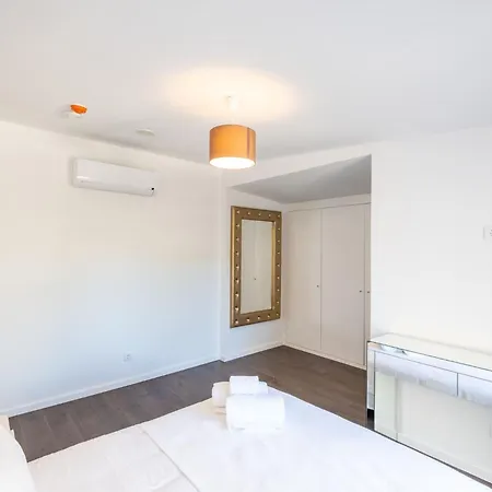 Horizon Grande - Stunning Luxury Great Location Sleeps 16 Semesterbostad