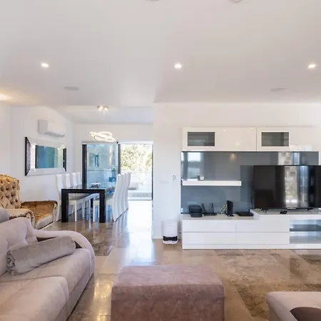 Semesterbostad Horizon Grande - Stunning Luxury Great Location Sleeps 16 *