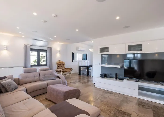 Horizon Grande - Stunning Luxury Great Location Sleeps 16 别墅 *
