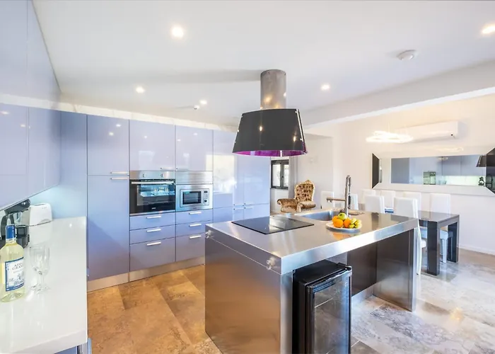 Willa Horizon Grande - Stunning Luxury Great Location Sleeps 16 Porches (Algarve)
