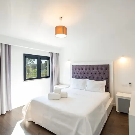 Horizon Grande - Stunning Luxury Great Location Sleeps 16 Casa vacanze Porches (Algarve)