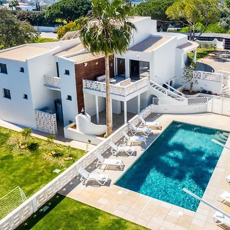 Horizon Grande - Stunning Luxury Great Location Sleeps 16 Porches (Algarve)