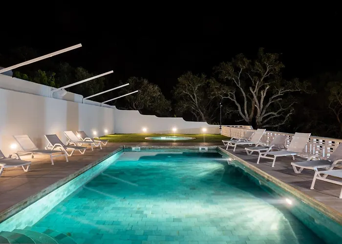 Horizon Grande - Stunning Luxury Great Location Sleeps 16 Villa Porches (Algarve)