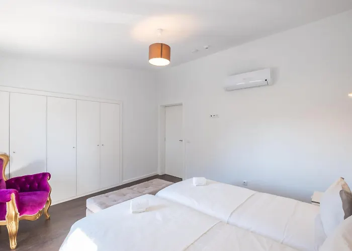 Villa Horizon Grande - Stunning Luxury Great Location Sleeps 16 *