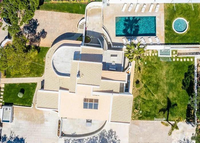 Horizon Grande - Stunning Luxury Great Location Sleeps 16 Villa