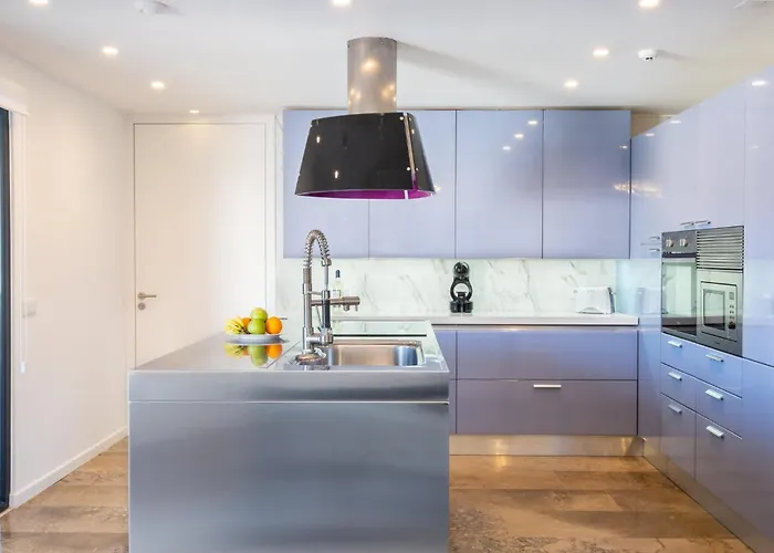 Horizon Grande - Stunning Luxury Great Location Sleeps 16 * Porches (Algarve)