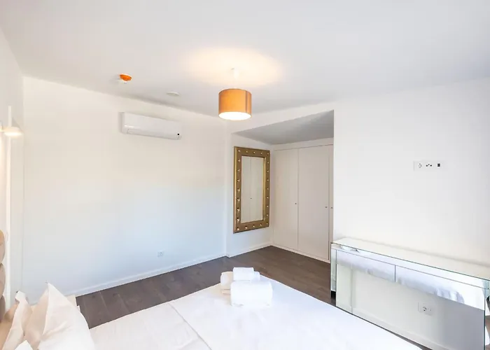 Horizon Grande - Stunning Luxury Great Location Sleeps 16 Villa