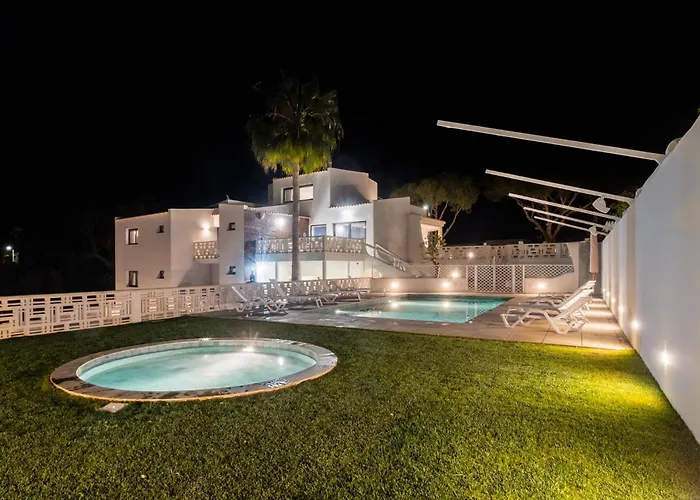 Horizon Grande - Stunning Luxury Great Location Sleeps 16 Villa *