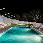Horizon Grande - Stunning Luxury Great Location Sleeps 16 Villa Porches (Algarve)