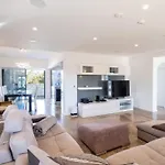 Horizon Grande - Stunning Luxury Great Location Sleeps 16 Villa *