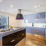 Villa Horizon Grande - Stunning Luxury Great Location Sleeps 16 Porches (Algarve)