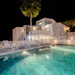 Horizon Grande - Stunning Luxury Great Location Sleeps 16 Porches (Algarve)