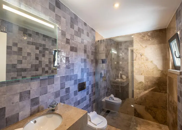 Horizon Grande - Stunning Luxury Great Location Sleeps 16 Villa Porches (Algarve)